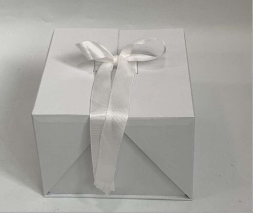 Коробка подарочная, 20x20xH15 см, с бантом Белый