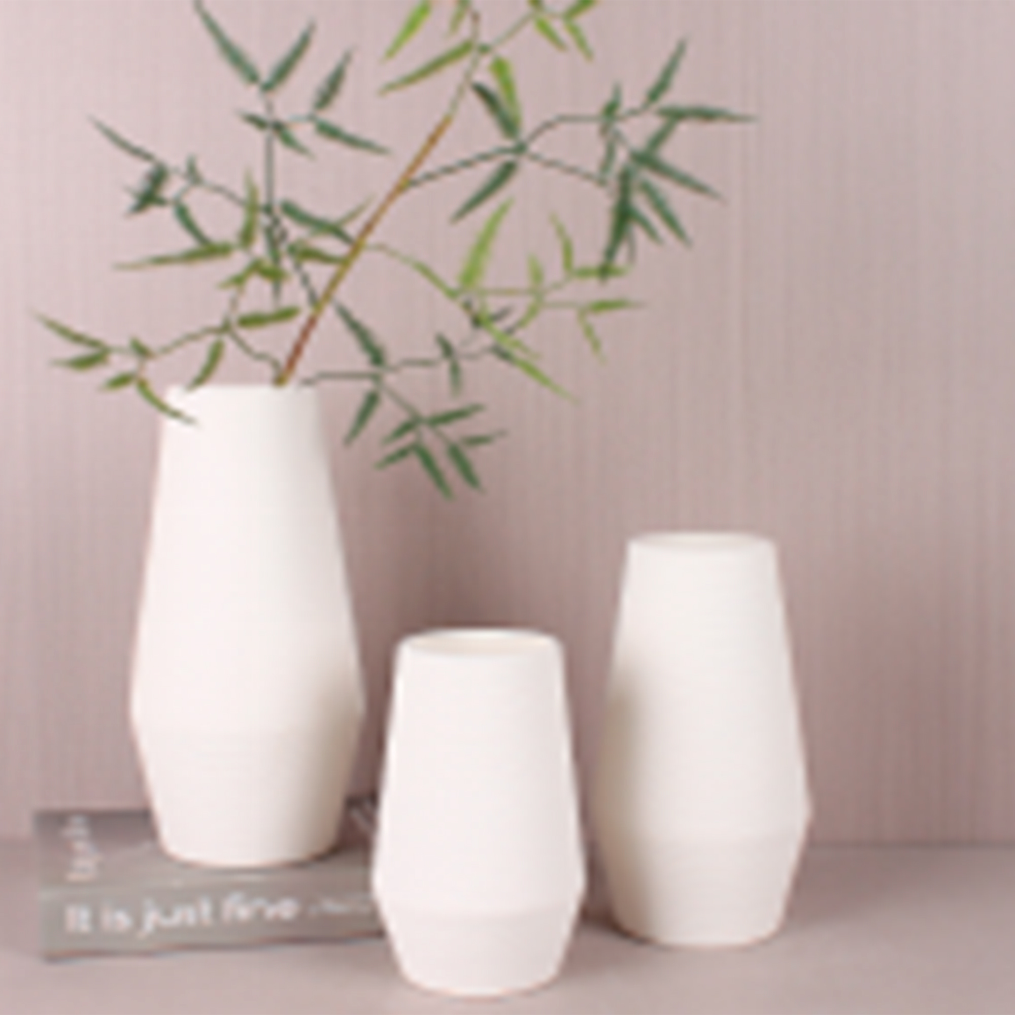 Ваза "Velvet" (керамика), D11,5xH24 см Белый