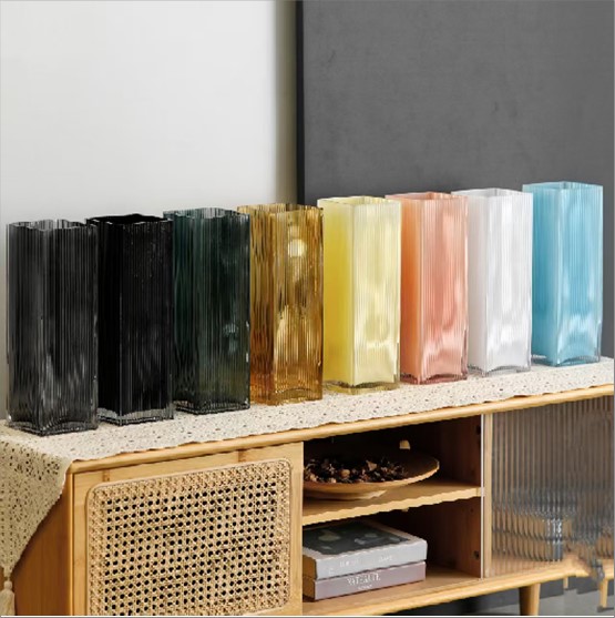 Ваза "Facet" (стекло), 10x10xH25 см Желтый