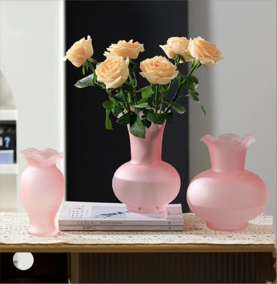 Ваза "Blown" (стекло), D15xH22 см Розовый