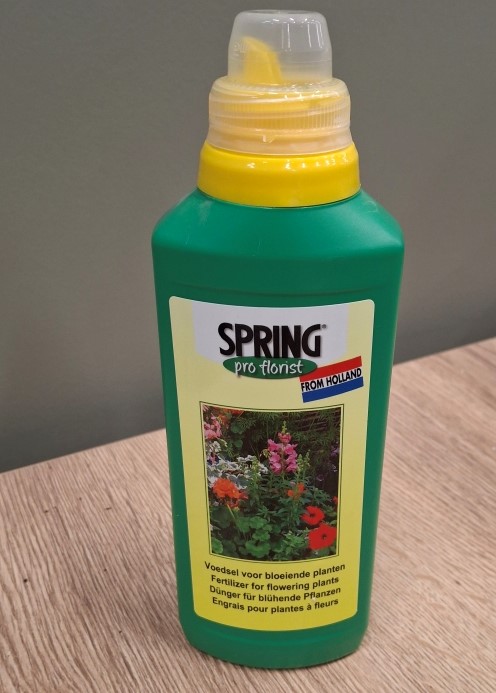 Подкормка для цветущих растений, 0,5 л,  Spring